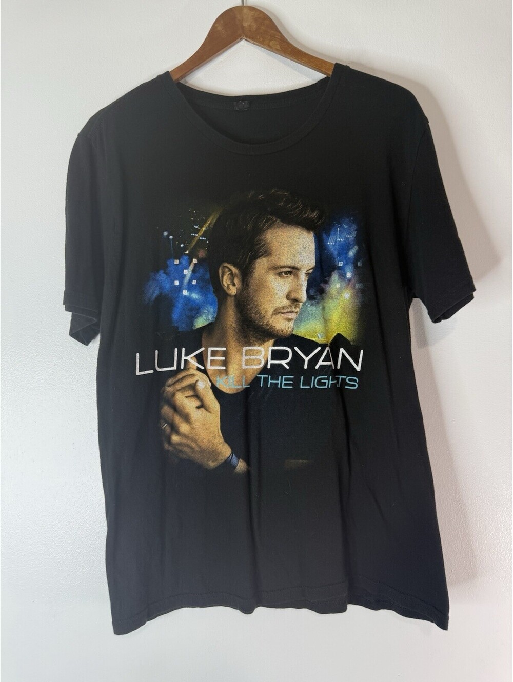 LUKE BRYAN KILL THE LIGHTS 2016 Tour Band Tee T-SHIRT  Size M